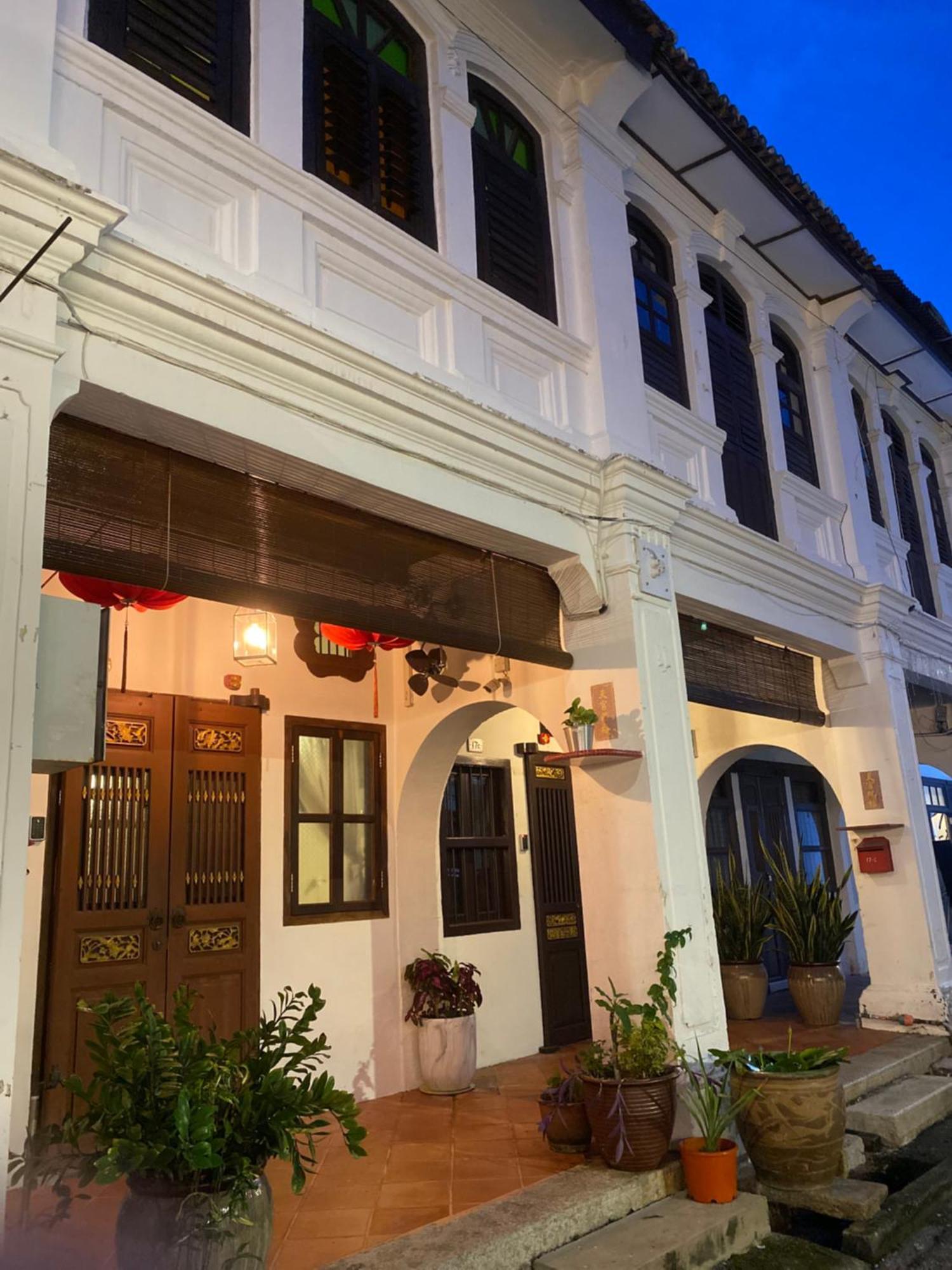 Homs Female Hostel George Town Exterior photo